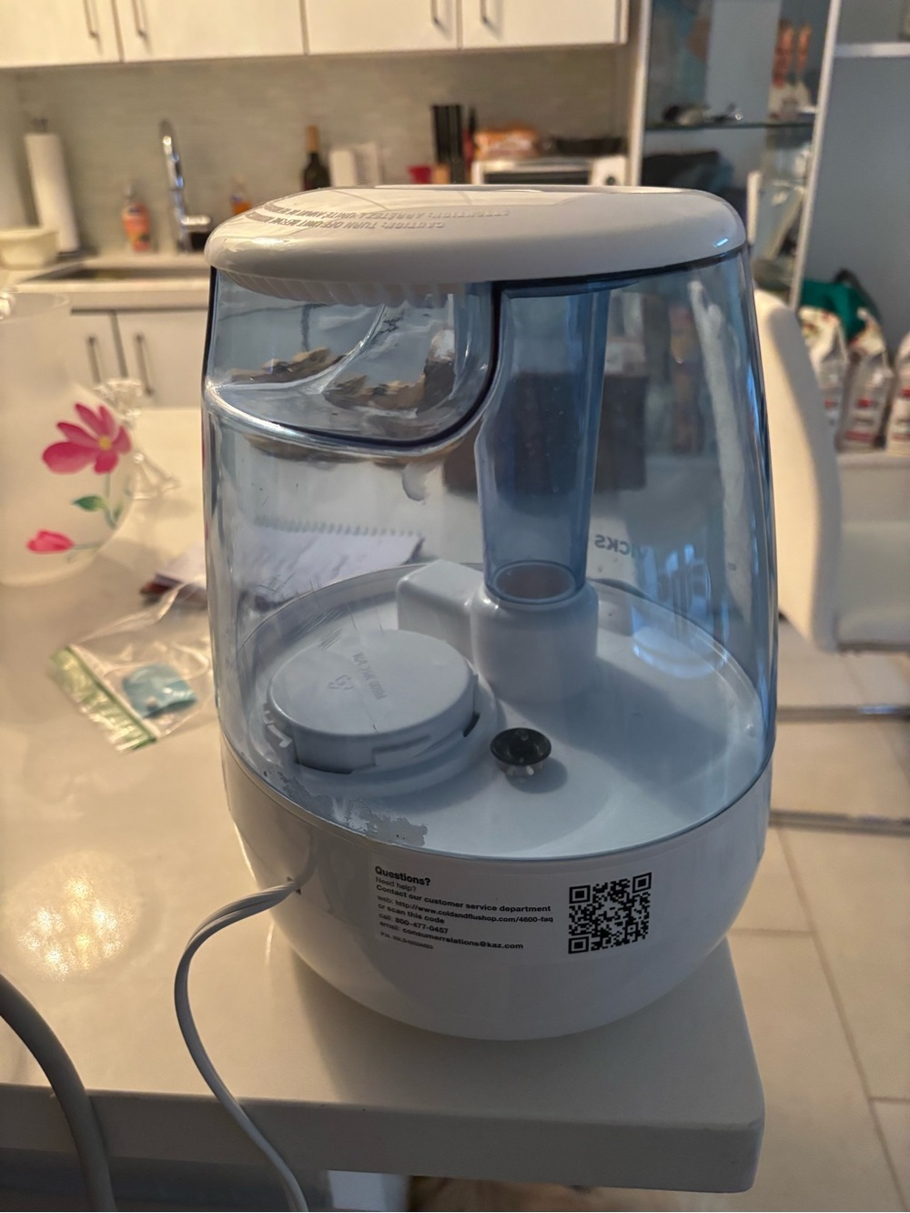 Cool Mist Ultrasonic Humidifier in White and Clear Blue